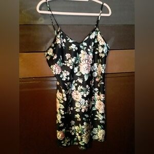 Intimate Affair Large Gorgeous Black Floral Spaghetti straps Sexy Lingerie